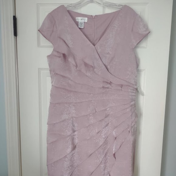 London Style Women's Shimmer Tiered Lined Dress - Picture 1 of 6